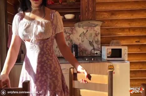 Фигуристая деревенская девочка отлично умеет трахаться