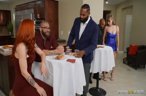 Красотка в блестящем платье трахается с бородатым самцом