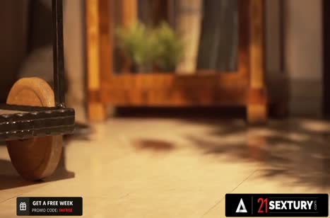 Симпатичная девушка устроила с парнем вечернее соитие